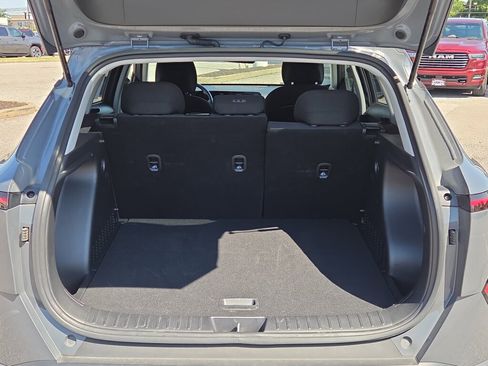 Used 2025 Hyundai Kona SEL FWD image 13