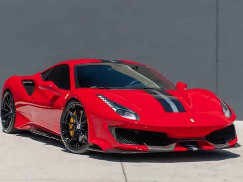 Used 2019 Ferrari 488 Pista Coupe RWD image 3