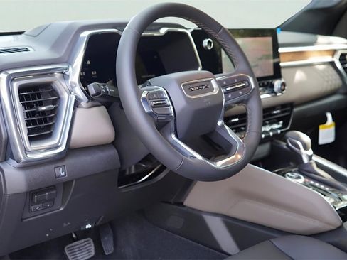 New 2026 GMC Canyon Denali image 8