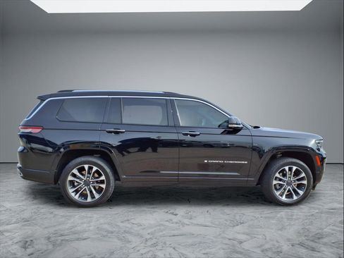 Used 2023 Jeep Grand Cherokee L Overland w/ Advanced Protech Group III image 8