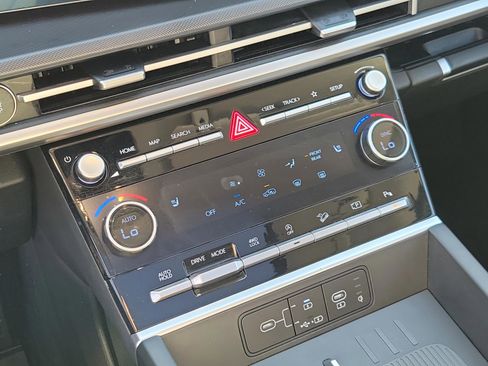 Certified 2024 Hyundai Santa Fe XRT image 11