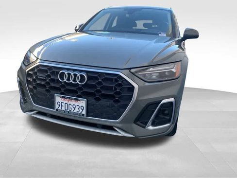 Used 2023 Audi Q5 e Premium w/ Convenience Package image 2