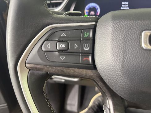 Used 2023 Jeep Grand Cherokee Limited AWD/4WD image 18