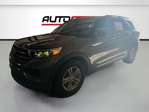 Used 2021 Ford Explorer XLT RWD image 3
