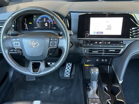 Used 2025 Toyota Camry SE FWD image 14