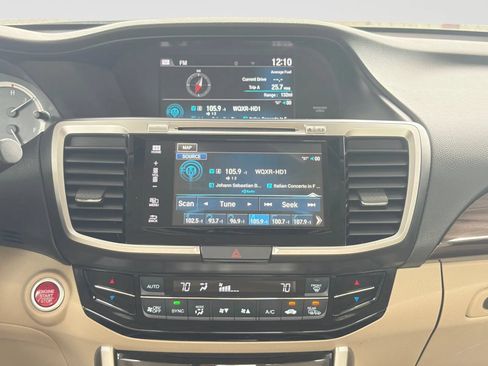 Used 2017 Honda Accord Touring image 23