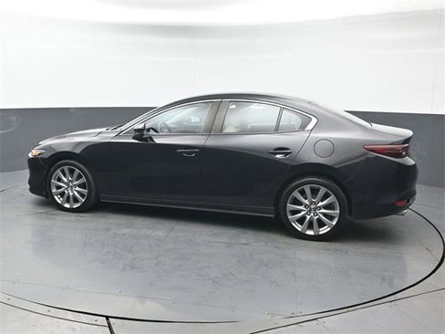 Used 2019 MAZDA MAZDA3 Sedan image 3