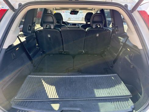 Used 2018 Volvo XC90 T5 Momentum w/ Convenience Package image 8