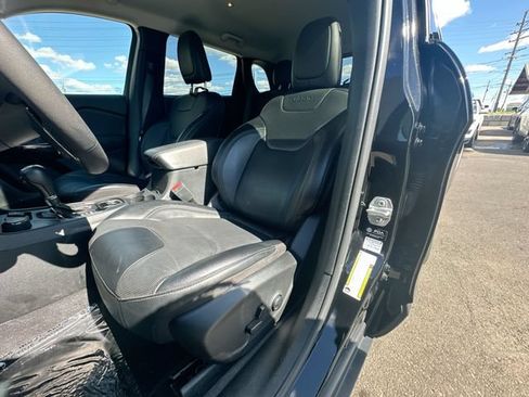 Used 2023 Jeep Cherokee Altitude Lux AWD/4WD image 13
