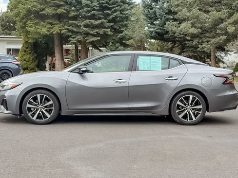 Used 2022 Nissan Maxima SV w/ Floor Mat Group FWD image 8