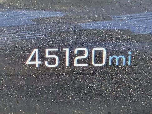 Used 2025 Chevrolet Equinox ACTIV w/ Safety and Technology Package AWD/4WD image 35