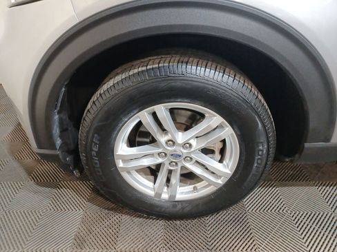 Used 2020 Ford Explorer XLT w/ Comfort Package image 18