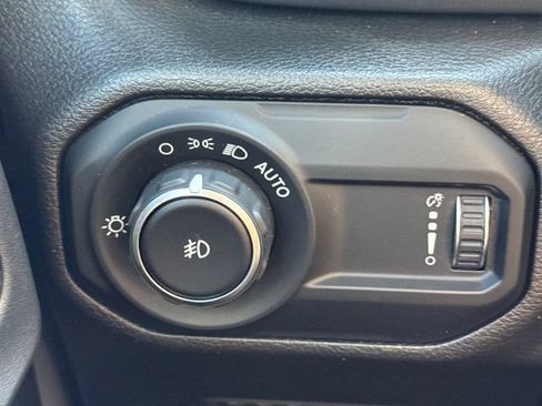 Used 2023 Jeep Wrangler Unlimited Sport AWD/4WD image 27