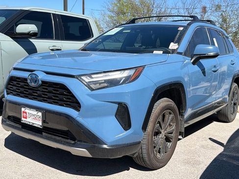 Used 2024 Toyota RAV4 SE image 12