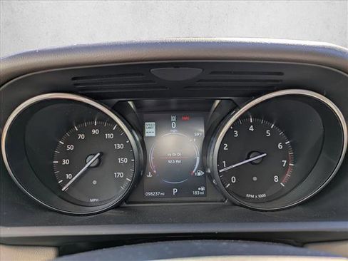 Used 2017 Land Rover Range Rover Sport SE image 9