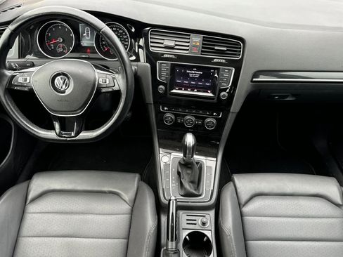 Used 2015 Volkswagen Golf 4-Door image 3