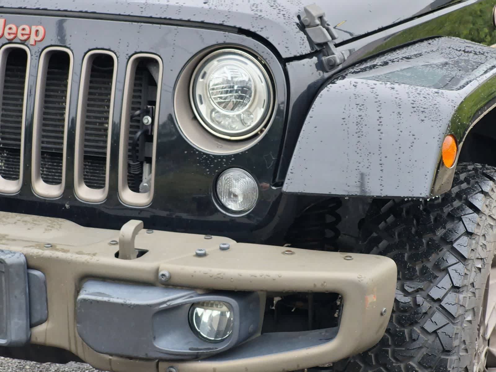 Used 2017 Jeep Wrangler Unlimited Sahara AWD/4WD image 11