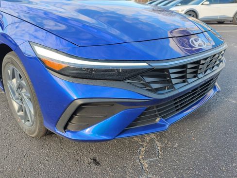 Certified 2025 Hyundai Elantra Blue image 24