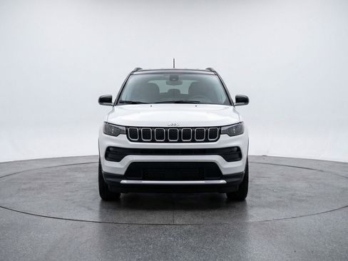 Used 2025 Jeep Compass Limited AWD/4WD image 2