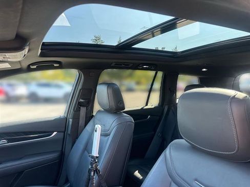 Certified 2024 Cadillac XT6 Premium Luxury image 16