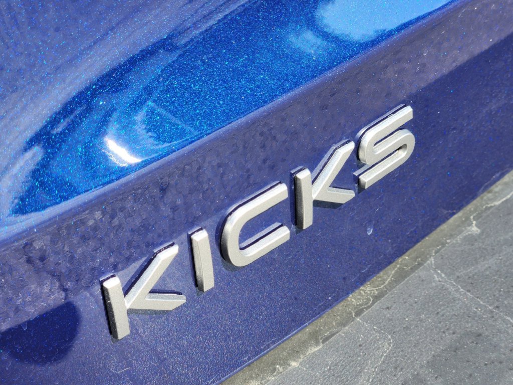 Used 2026 Nissan Kicks SR w/ SR Premium Package FWD image 12
