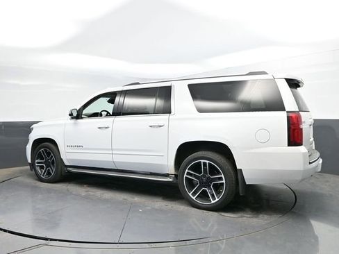 Used 2018 Chevrolet Suburban Premier AWD/4WD image 10