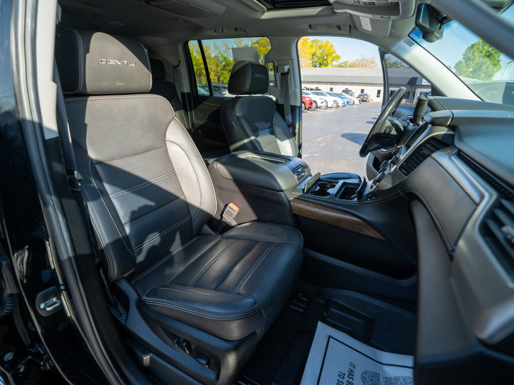 Used 2019 GMC Yukon XL Denali w/ Denali Ultimate Package AWD/4WD image 24