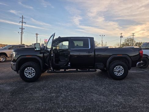 Used 2025 GMC Sierra 2500 SLE w/ SLE Value Package; image 9