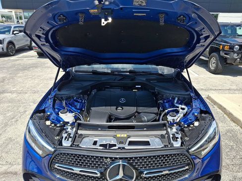 Used 2025 Mercedes-Benz GLC 300 4MATIC image 27