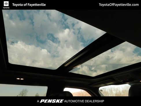 Used 2017 Ford F350 Lariat w/ Lariat Ultimate Package image 6