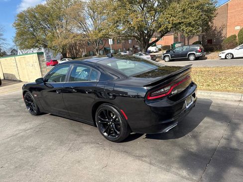 Used 2017 Dodge Charger R/T w/ Blacktop Package image 4