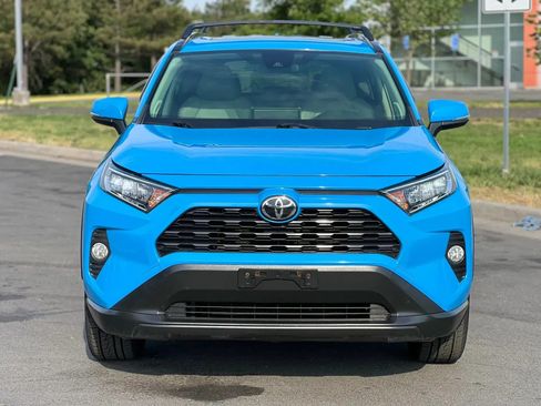Used 2019 Toyota RAV4 XLE Premium w/ All Weather Liner Package AWD/4WD image 8