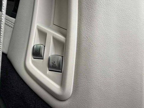 Used 2021 BMW X7 M50i image 32