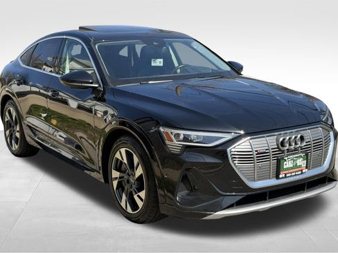 Used 2021 Audi e-tron Prestige w/ Prestige Package AWD/4WD image 3
