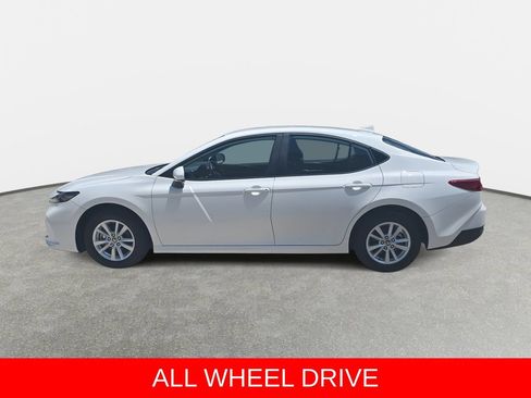 Used 2025 Toyota Camry LE AWD/4WD image 8