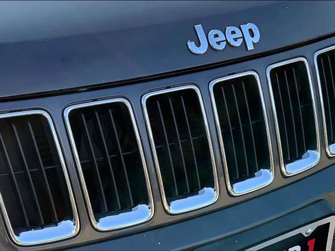 Used 2015 Jeep Grand Cherokee Limited AWD/4WD image 30