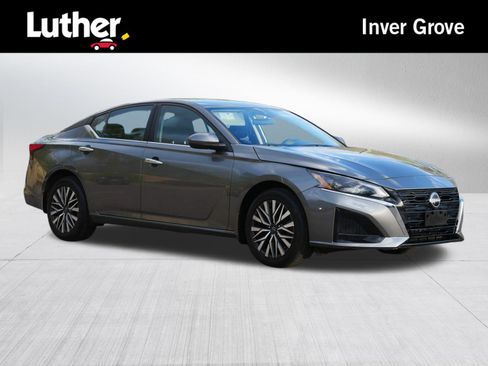 Certified 2023 Nissan Altima 2.5 SV AWD/4WD image 1