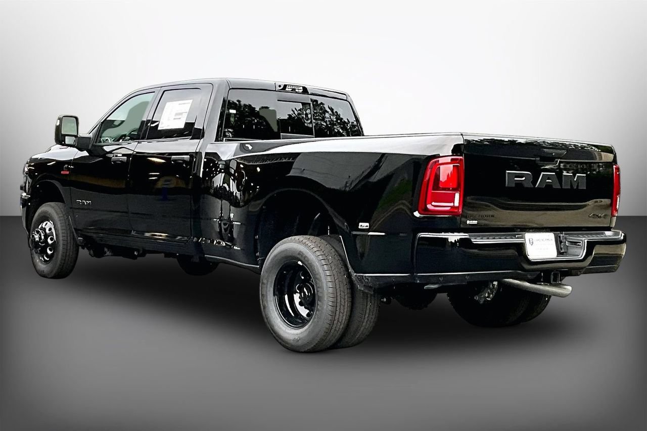 New 2026 RAM 3500 Big Horn AWD/4WD image 6