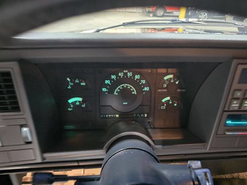 Used 1990 Chevrolet Silverado 1500 2WD Regular Cab image 37