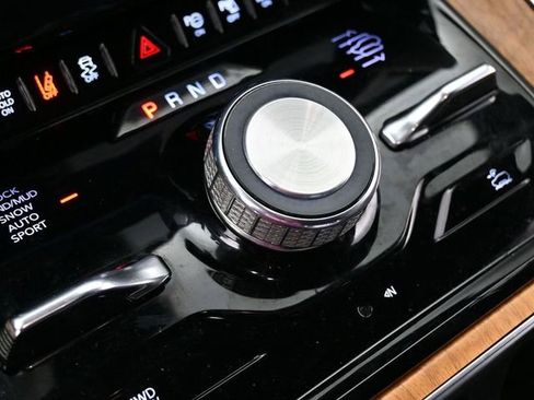 Used 2022 Jeep Grand Wagoneer Series III image 25