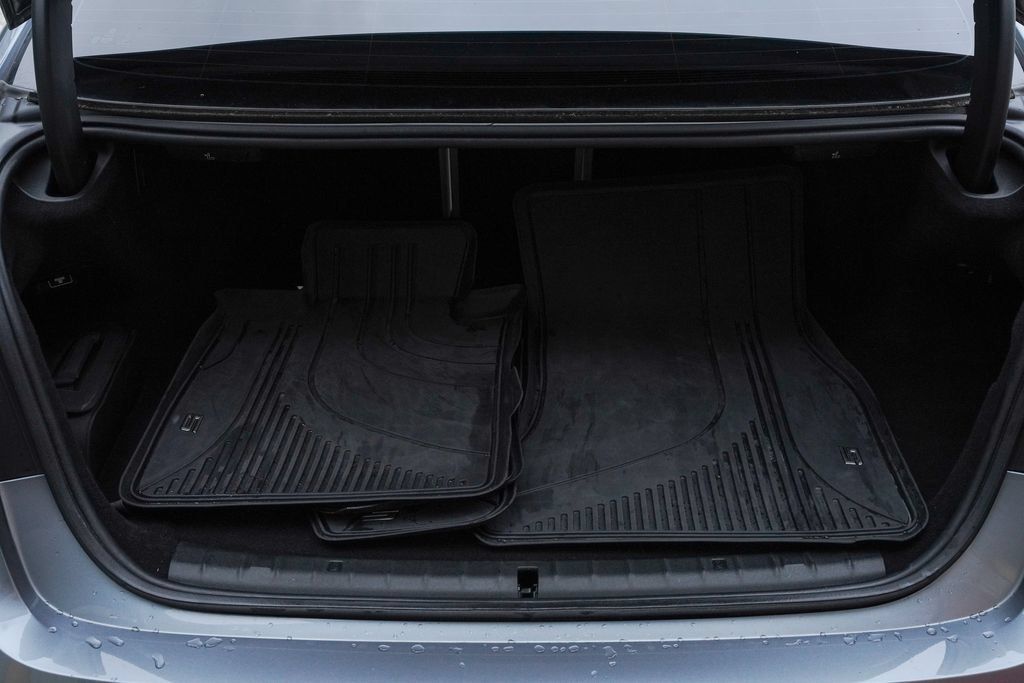 Used 2019 BMW 530e RWD image 33