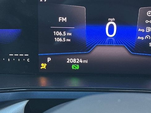 Certified 2023 Volkswagen Taos SE w/ Black Wheel Package image 26