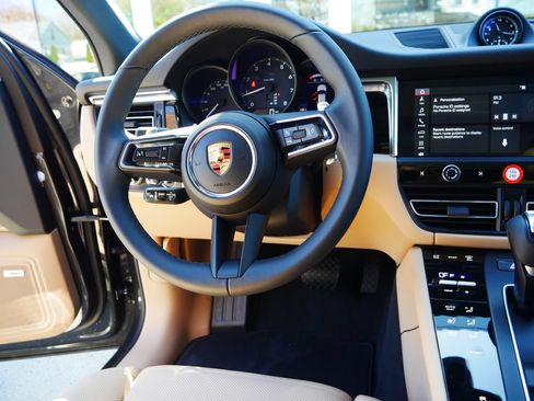 New 2026 Porsche Macan AWD/4WD image 18