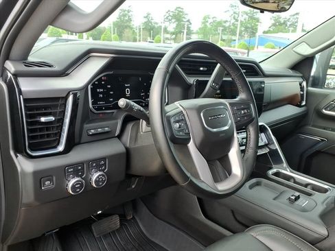 Used 2024 GMC Sierra 2500 Denali w/ Denali Reserve Package AWD/4WD image 19