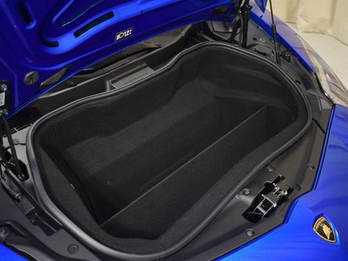 Used 2019 Lamborghini Aventador S image 40