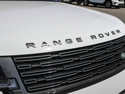 New 2026 Land Rover Range Rover Long Wheelbase SE AWD/4WD image 15