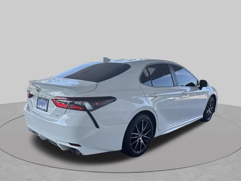 Used 2024 Toyota Camry SE FWD image 10