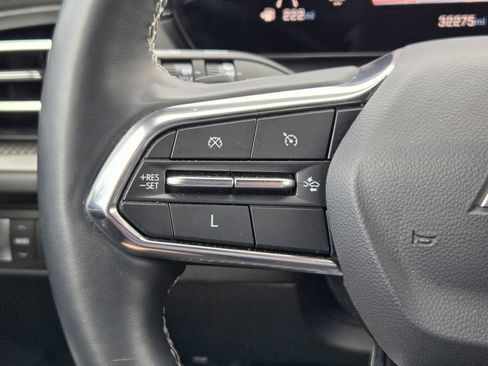 Used 2025 Chevrolet Traverse LT FWD image 28
