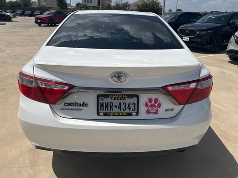 Used 2015 Toyota Camry SE FWD image 6