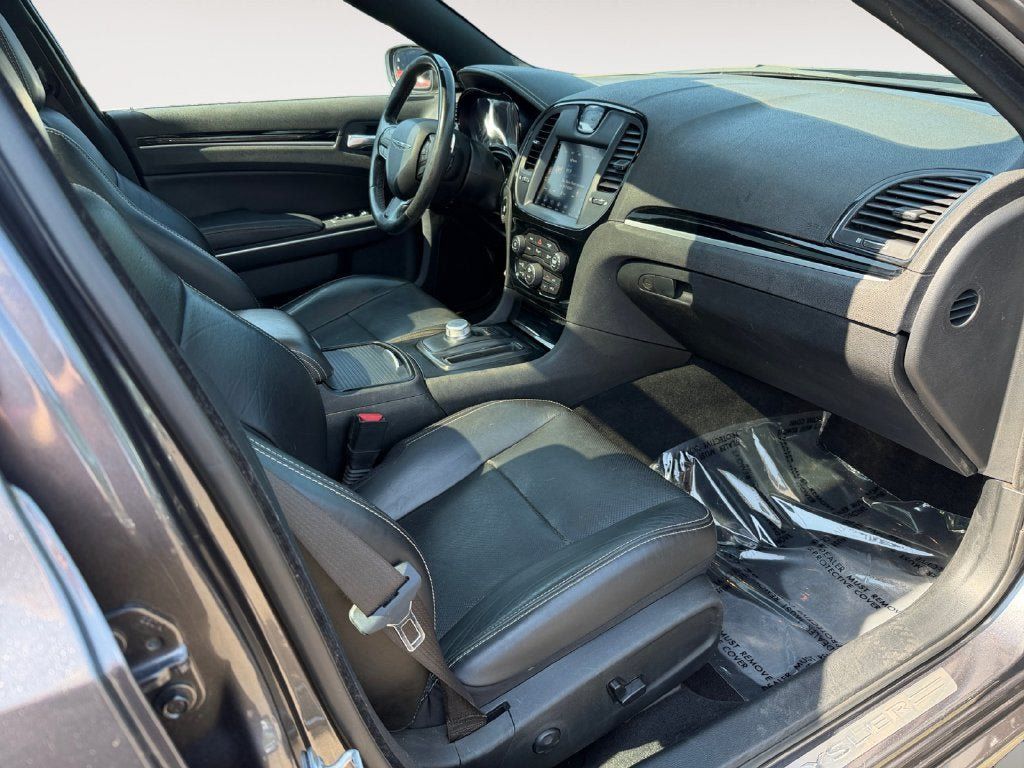 Used 2019 Chrysler 300 S w/ 300S Premium Group AWD/4WD image 27